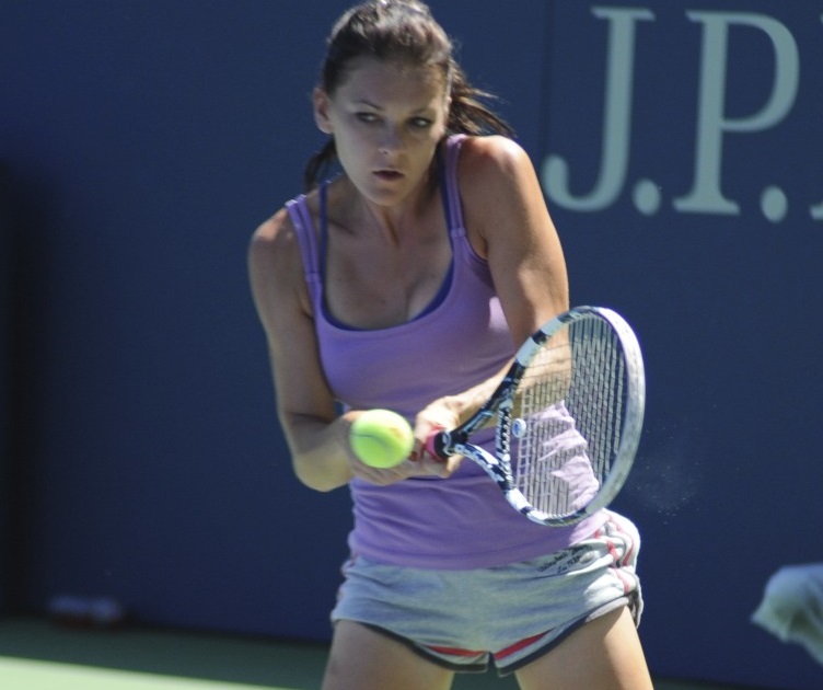Radwanska_Crop_01_0