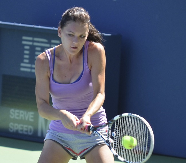 Radwanska_Crop_01_1
