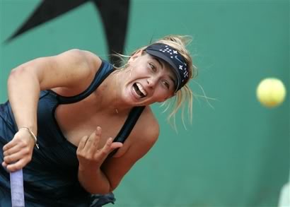 Sharapova_02_20_12b