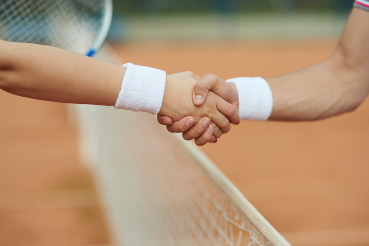 Tennis_Handshake_Credit_gpointstudio