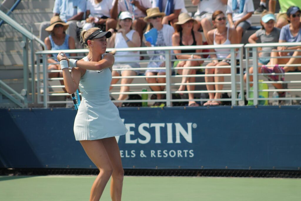 Amanda Anisimova crop